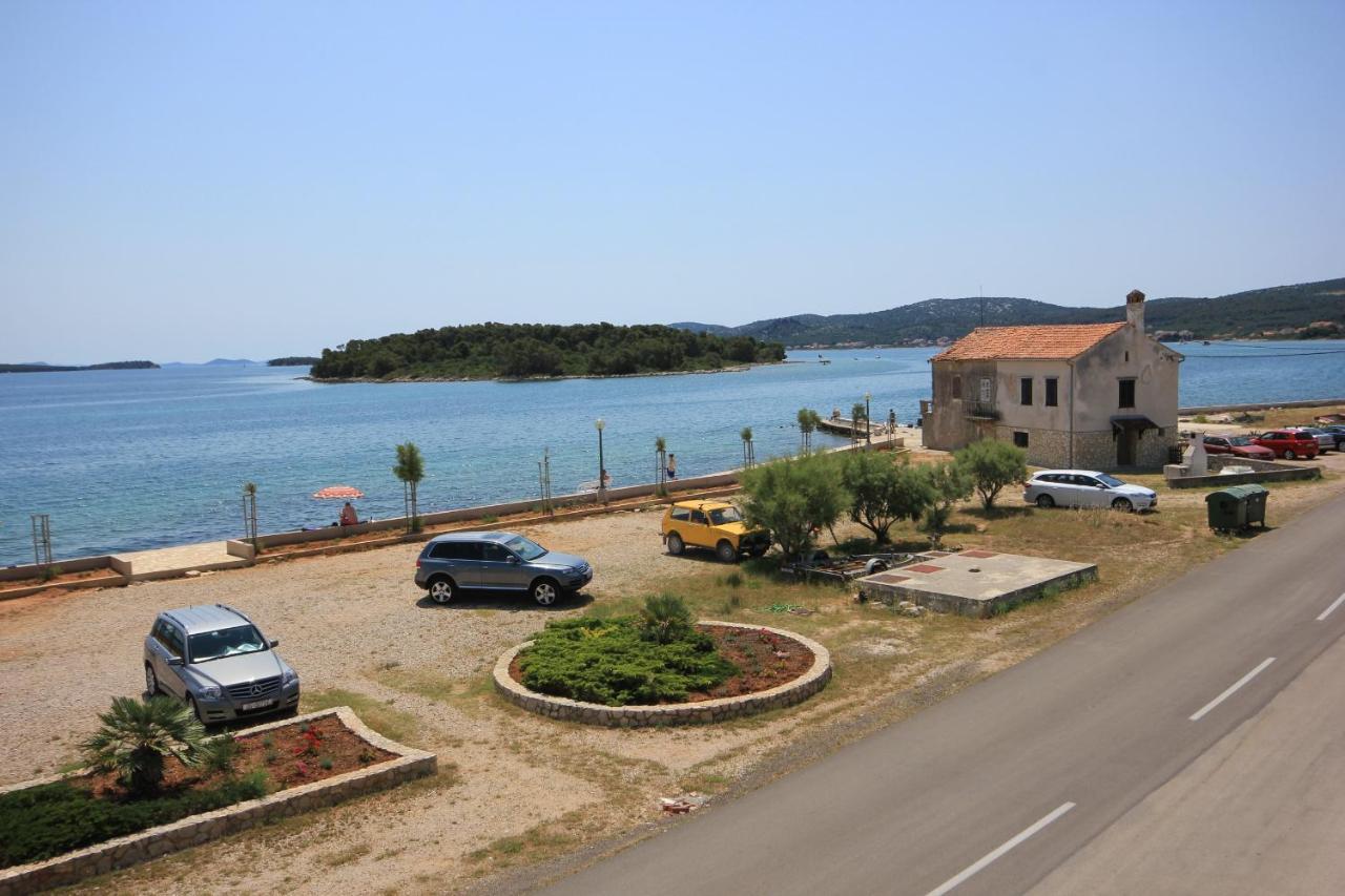 Rooms By The Sea Pasman - 8223 Εξωτερικό φωτογραφία